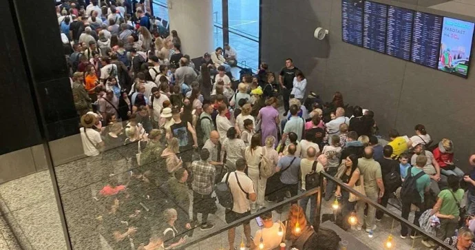 Hava limanında xaos Sistemdə problem yaranıb