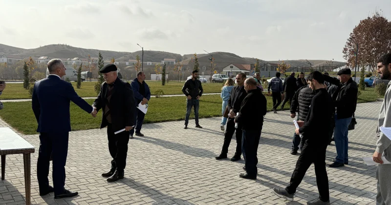 Horovlu kəndində daha 18 ailəyə evlərinin açarları təqdim olunub FOTOLAR
