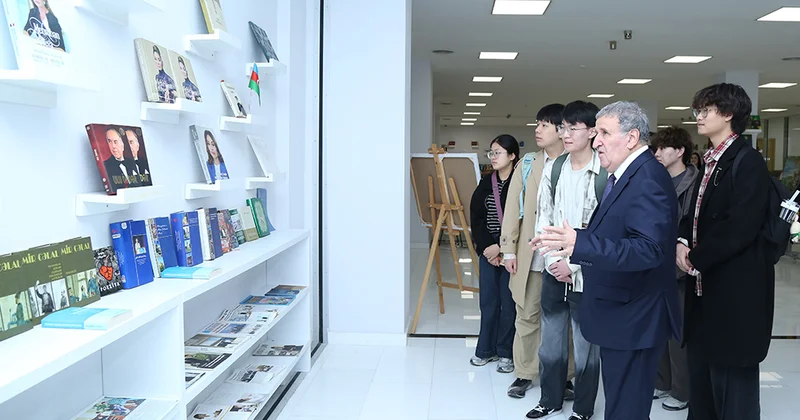 Формируя высокие человеческие ценности