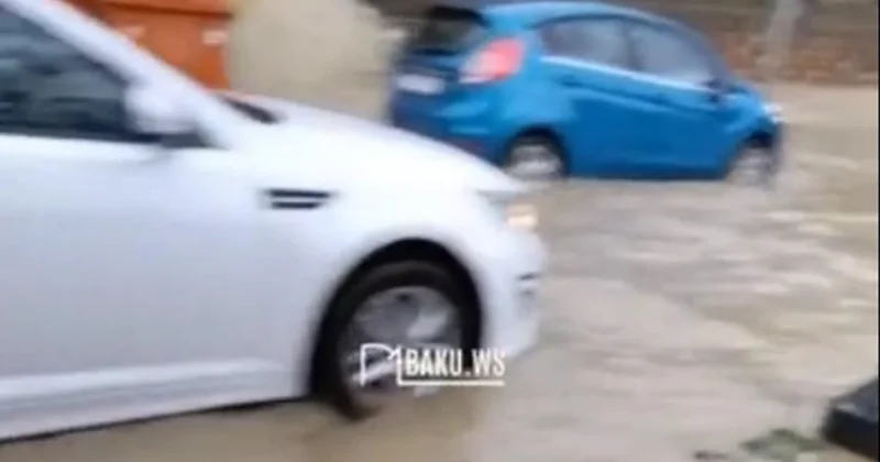 Bakıda bəzi küçələri su basdı