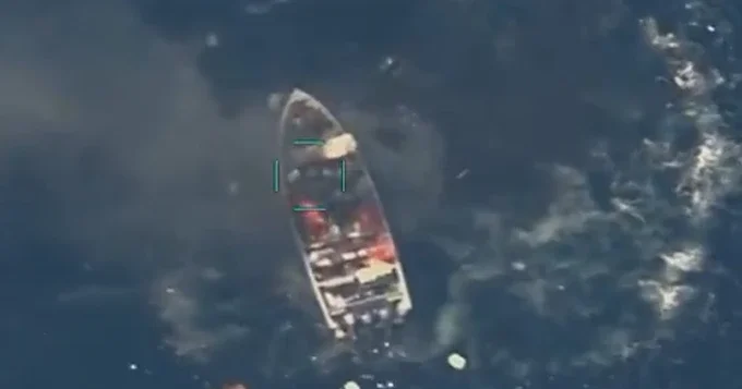 ABŞ Sakit okeanda narkotik qaçaqmalçı gəmisini vurub