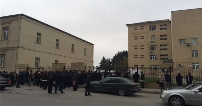 Sabunçu Tibb Mərkəzinin həyətində ölü döl tapılıb