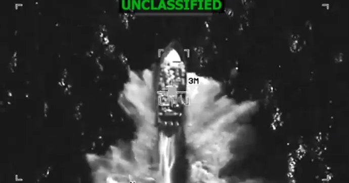 Narkotik daşıyan gəmi məhv edildi Dörd nəfər öldü VİDEO