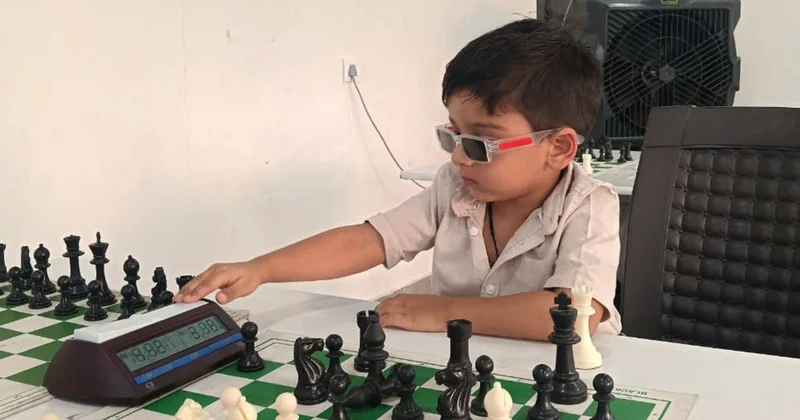 Üç yaşlı hindistanlı FIDE‑nin ən gənc üzvü olub FOTO