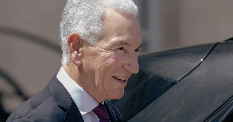 ABŞ səfiri Sarkozi ilə həbsxanada görüşmək istəyib