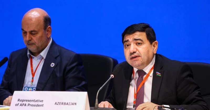 Azərbaycan deputatı Məşhəddə çıxış etdi