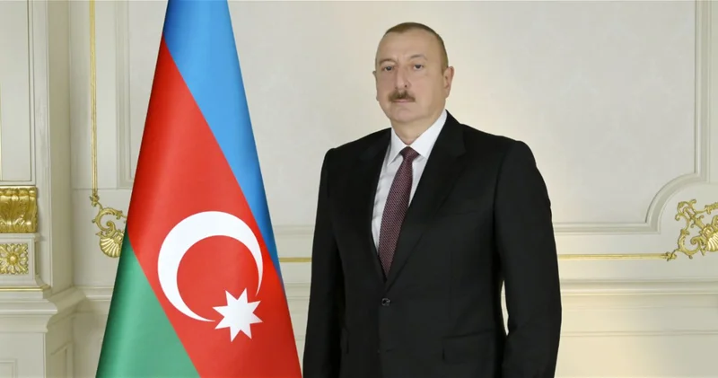 Президент Азербайджана поздравил короля Таиланда с национальным праздником