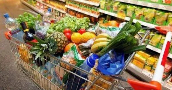 Açıq şəkildə satılan qidaların istehlak edilməsi nə dərəcədə təhlükəsizdir ? EKSPERT AÇIQLADI