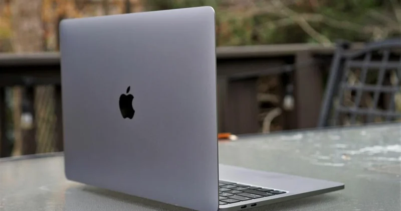 MacBook Air 2020 года по прежнему остается актуальной