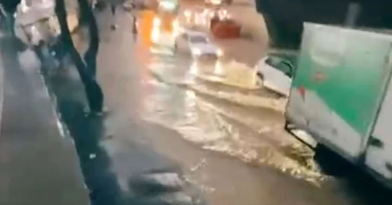 "28 May"da yolları su basdı VİDEO