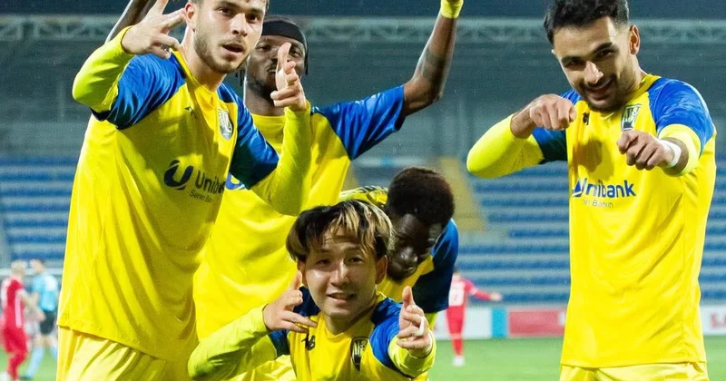 “Kəpəz” futbolçuları həm qələbəyə, həm də pula sevindi İdmanXəbər