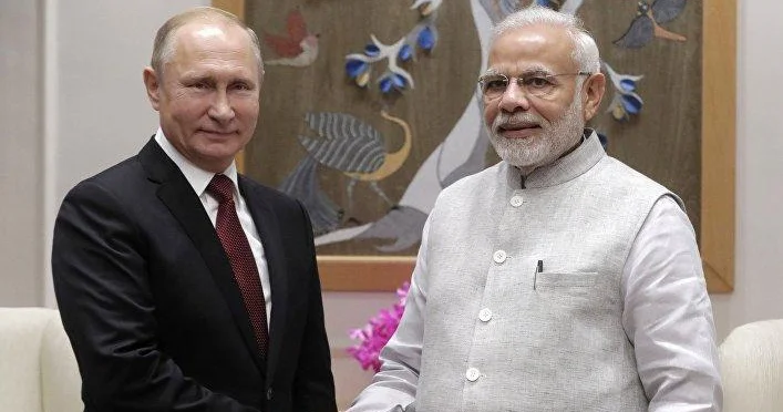 Modidən Putinə ilginc hədiyyə FOTO