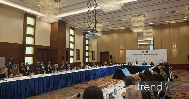 В Баку проходит презентация проекта по декарбонизации железных дорог при поддержке АБР (ФОТО)