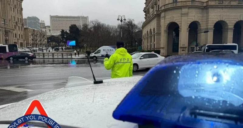 Yol polisindəan yağışlı hava ilə bağlı hərəkət iştirakçılarına MÜRACİƏT