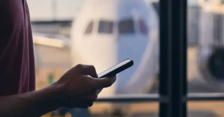 Hava limanında bu qaydanı pozmayın əks halda telefonunuzla vidalaşacaqsınız