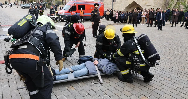 İçərişəhərdə simulyasiyalı təxliyə təlimi keçirilib FOTO