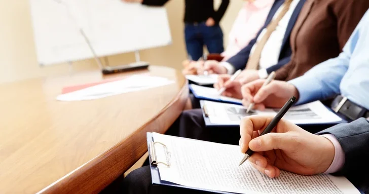 Цена знаний: в Азербайджане дорогостоящие курсы вытесняют традиционное высшее образование