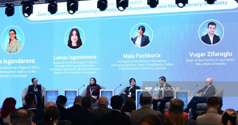 На медиафоруме в Баку обсудили профессионализм журналистов и борьбу с фейками ФОТО