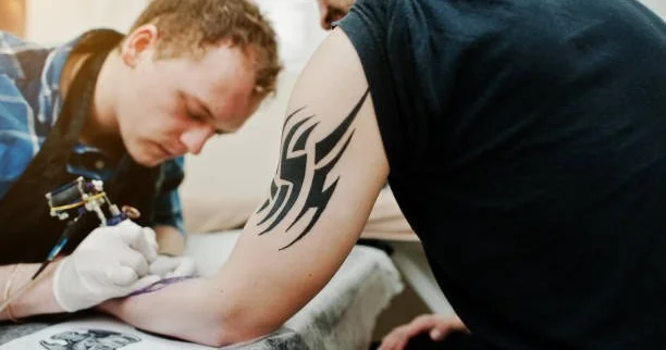 Bədənində döymə olanlar bu xəbəri oxusun