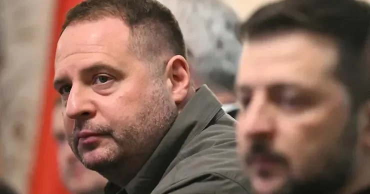 Zelenski Yermakı SNBO nun tərkibindən çıxardı