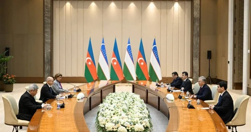 Mirziyoyev Şahbazovla enerji sahəsində birgə layihələri müzakirə edib