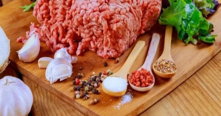 Niyə kotlet ətinə soda əlavə edirlər? Yumşaq və dadlı hiylələr