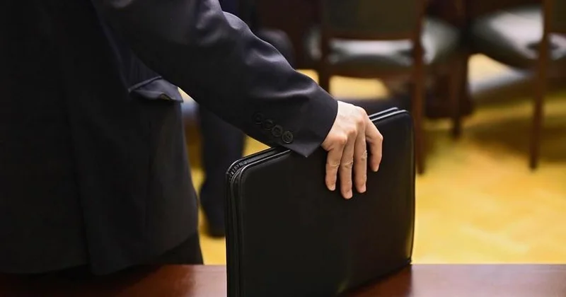 DÖVLƏT AGENTLİYİNİN VƏZİFƏLİ ŞƏXSLƏRİ İŞDƏN QOVULUB Sədrin də işdən çıxarılacağı gözlənilir