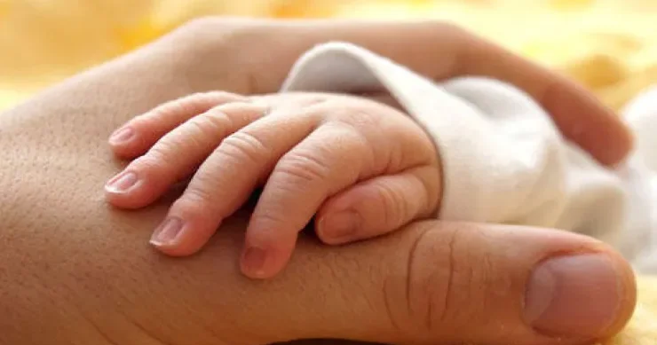 Ana körpəsini aclıqdan öldürdü