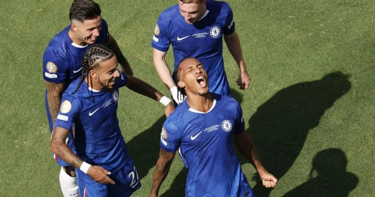 Çelsi iki gənc istedadı heyətinə qatır