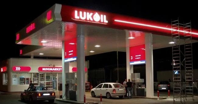 Macarıstanın neft qaz nəhəngi “Lukoil”in aktivlərini almağa çalışır Orban Trampdan dəstək istəyib