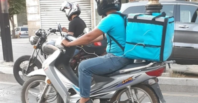 Motodəbilqə taxmadan mopedi idarə edənlər cərimələnəcək