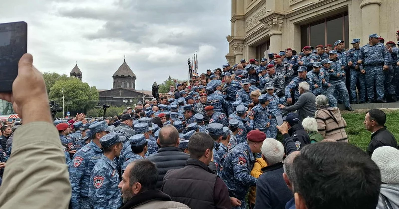 Ermənistanda Rusiyaya birləşməyi təklif edən eks merin tərəfdarları həbs edildi...