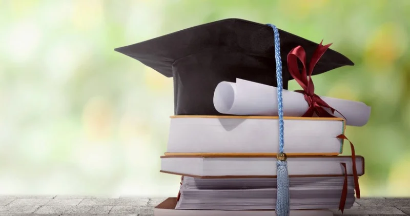 Onlar universitetə yüksək balla girməyib...