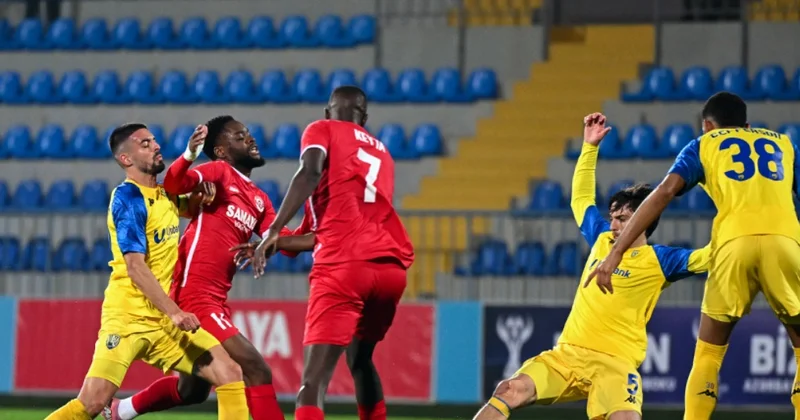 Rahat “Sumqayıt”, arzulu “Kəpəz”