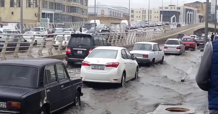 Gölməçəli Bakıdan GÖRÜNTÜLƏR