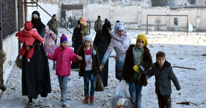 Suriyada əhali toqquşmaların baş verdiyi yerləri tərk edir