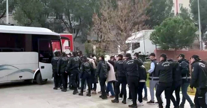 Cinayətkar qruplaşmaya qarşı əməliyyat zamanı 15 nəfər saxlanılıb