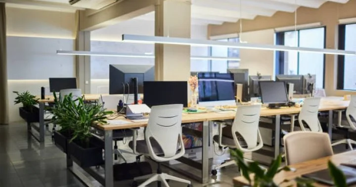 Bank filialı üçün mebel alır TENDER