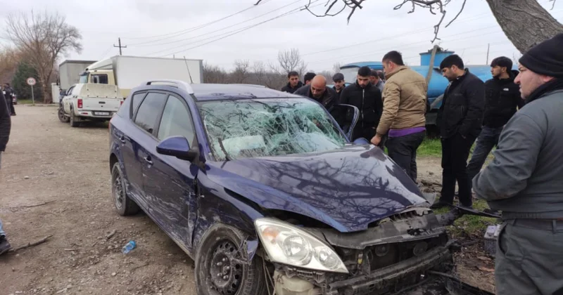 Xaçmazda minik avtomobilləri toqquşub, yaralananlar var