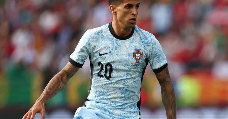 Kanselo seçim qarşısında