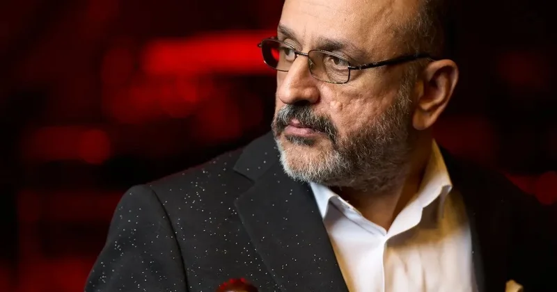 Эйуб Ягубов исполнил новую песню о Баку ВИДЕО