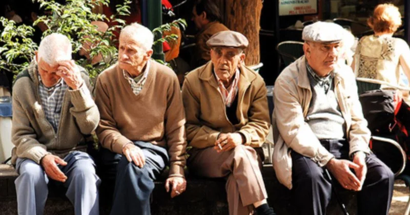 Больше миллиона пенсионеров ждёт прибавка: сколько получат пенсионеры в 2026 году Minval Politika