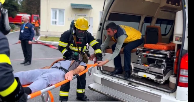 Nazirlik xəstəxanada təlim keçirdi