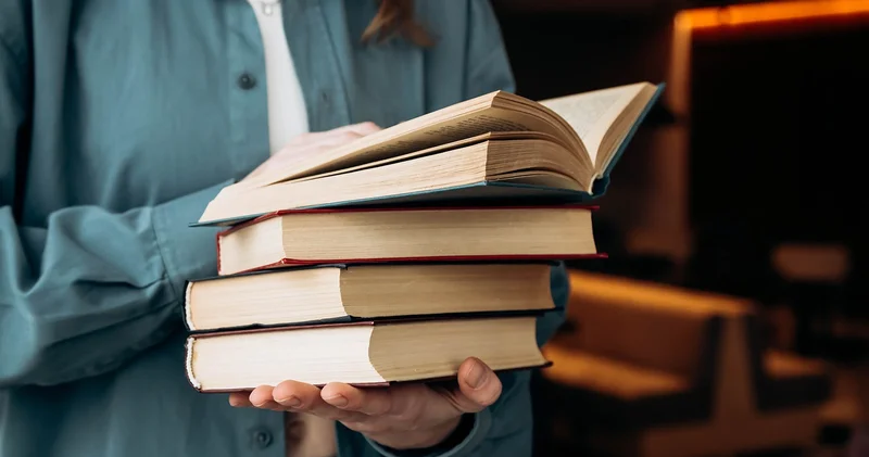 От Sapiens до Черного лебедя : книги, формирующие современный взгляд на мир