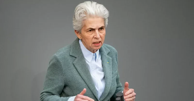 В Европарламенте заявили о необходимости вызвать всех послов США