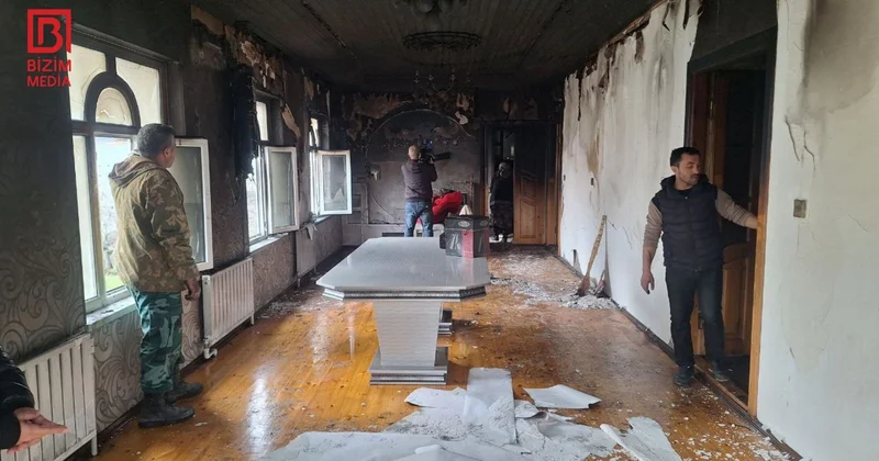 Oğrular mürəbbə yeyib evi yandırdılar FOTO