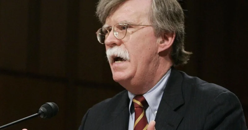 Болтон раскритиковал Трампа: США бросили под автобус Мачадо