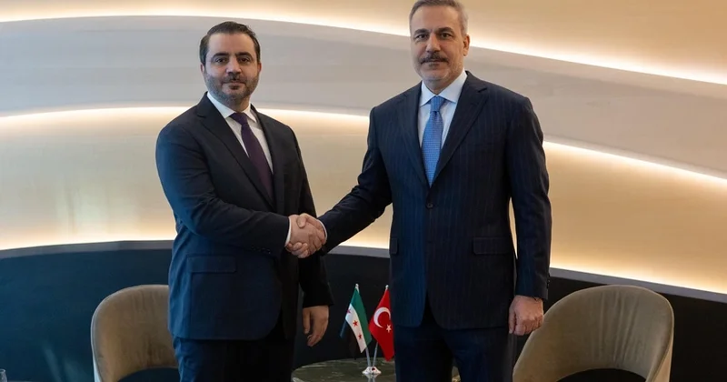 Hakan Fidan Parisdə suriyalı həmkarı ilə görüşüb