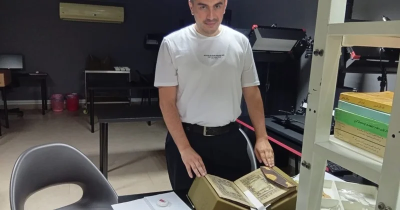 Азербайджанский ученый нашел в Каире редкий экземпляр Дивана Хатаи ФОТО