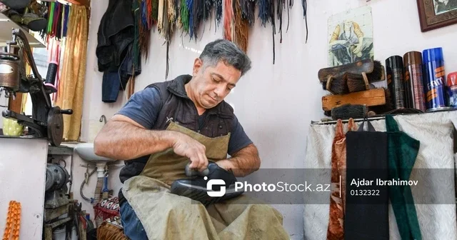 Дело, передающееся из поколения в поколение: 30 летний путь сапожника Адиля